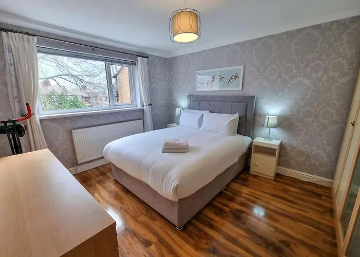Stunning Family Home Close To The City Centre
